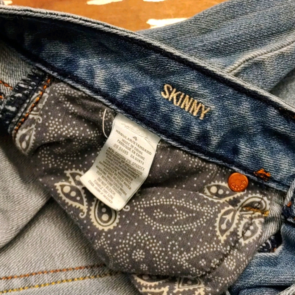 AEO Stretch Skinny Holes & Perfect Fade Denim - Low Rise, Babes - Picture 15 of 15